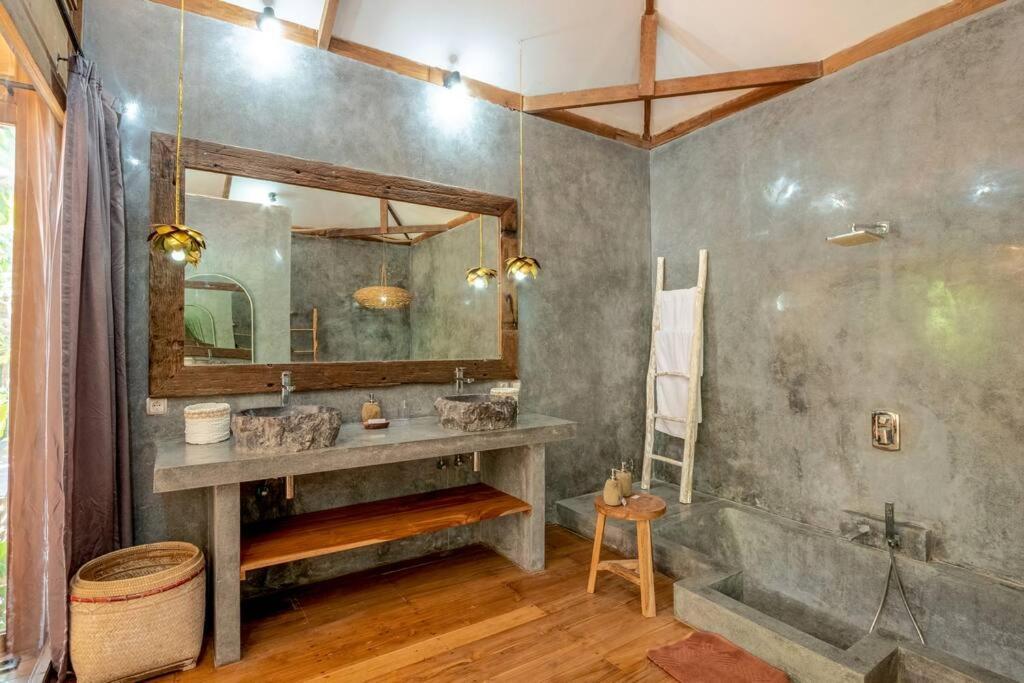 Secret River Villa - Luxury Villa 5 Bedrooms - Kerobokan - Canggu Kültér fotó