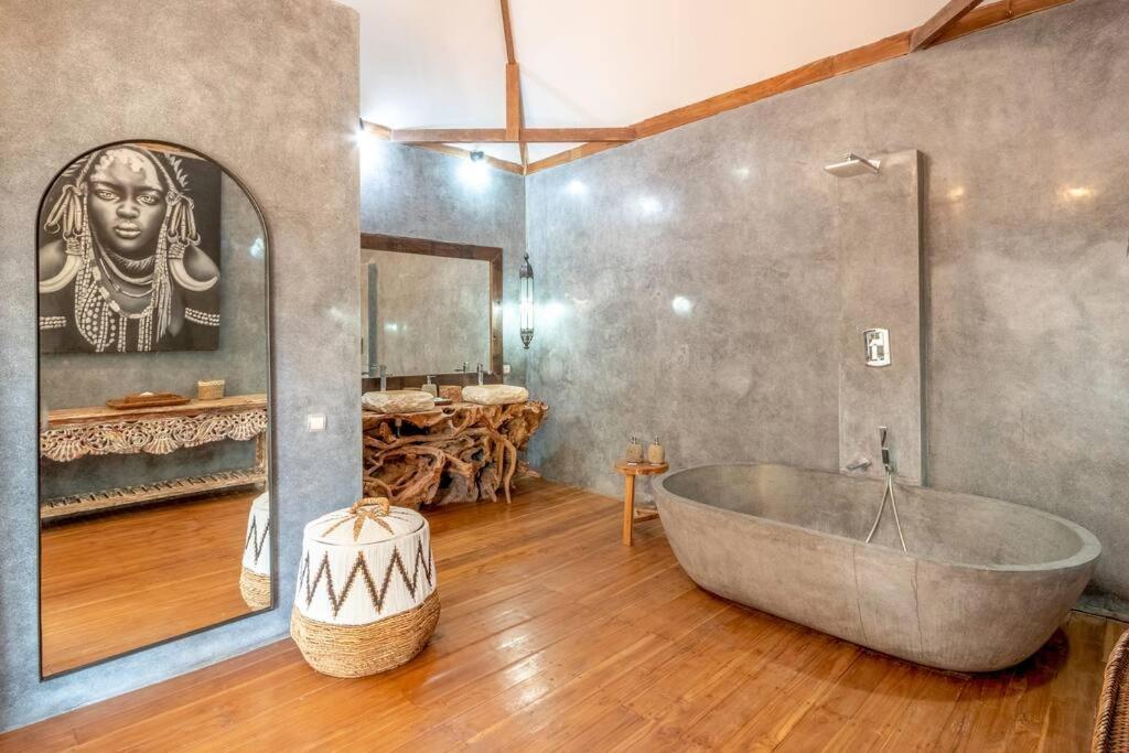 Secret River Villa - Luxury Villa 5 Bedrooms - Kerobokan - Canggu Kültér fotó